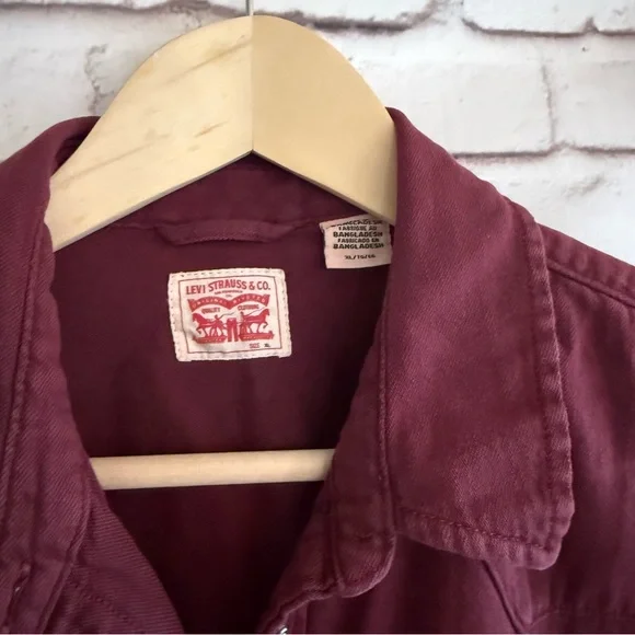 Levi's Dark Red‎ Collared Western Shirt - Picture 2 of 5